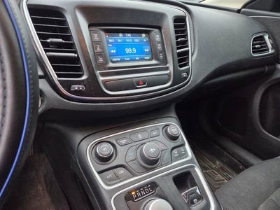 2016 Chrysler 200 LX