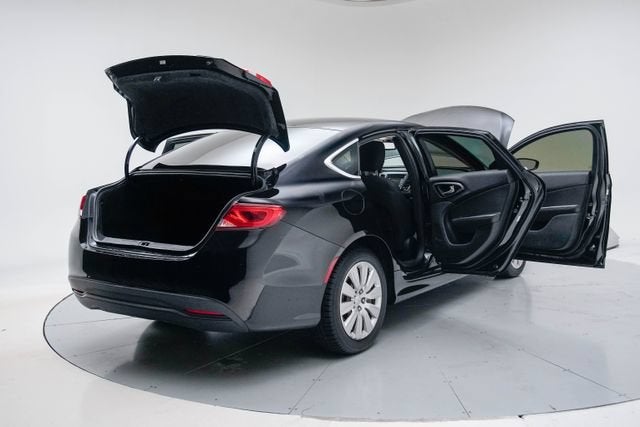 2016 Chrysler 200 LX