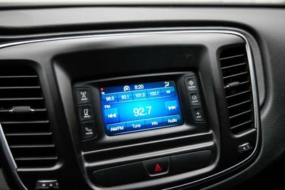 2016 Chrysler 200 LX