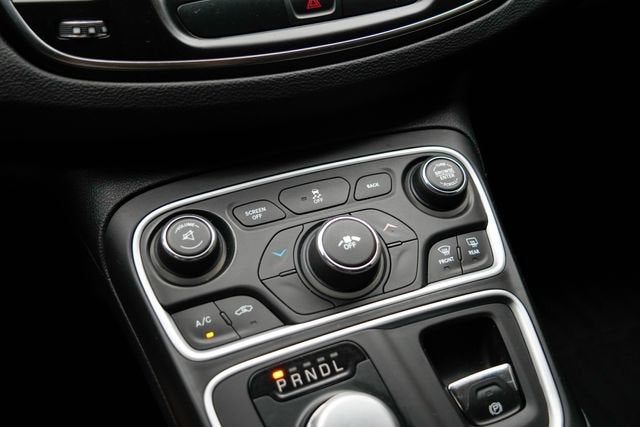 2016 Chrysler 200 LX