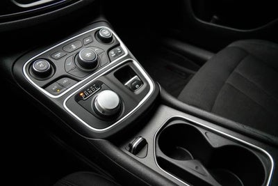 2016 Chrysler 200 LX