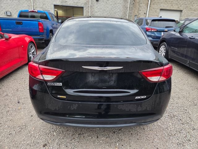 2016 Chrysler 200 LX