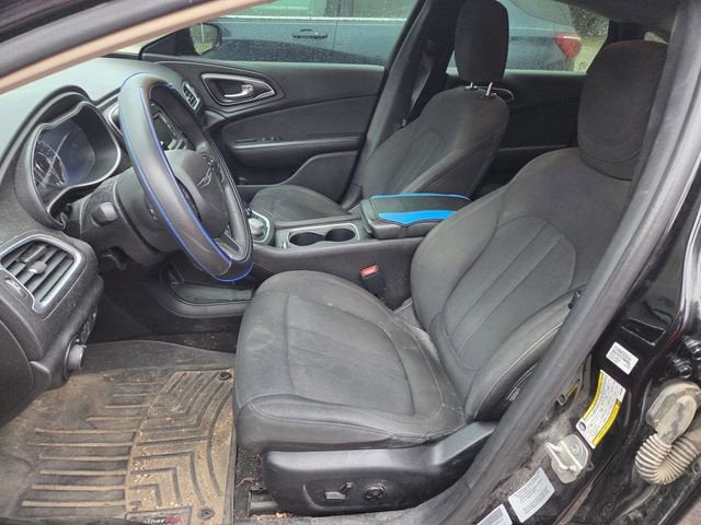 2016 Chrysler 200 LX