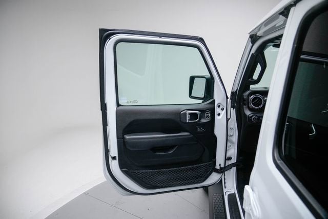 2019 Jeep Wrangler Unlimited Sahara Altitude 4x4