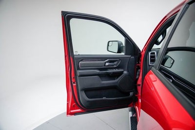 2022 RAM 1500 Big Horn Crew Cab 4x4 5'7" Box