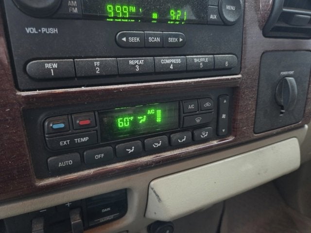 2005 Ford Super Duty F-350 DRW XL