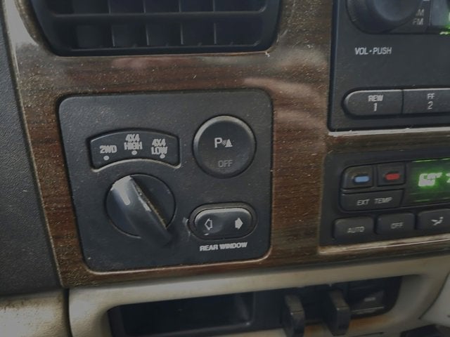 2005 Ford Super Duty F-350 DRW XL