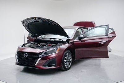 2024 Nissan Altima SV FWD