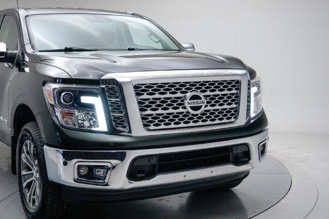 2019 Nissan TITAN SL
