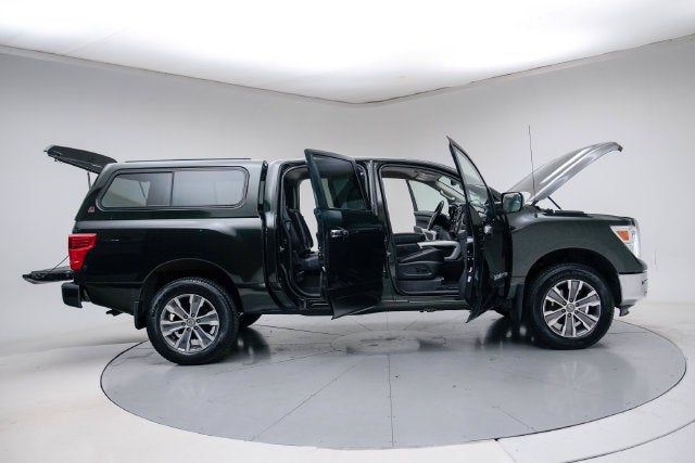 2019 Nissan TITAN SL