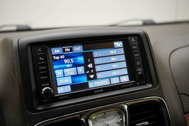 2016 Chrysler Town & Country Touring