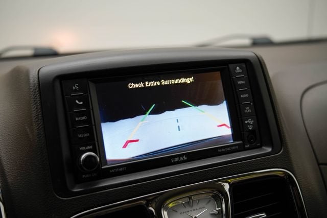 2016 Chrysler Town & Country Touring