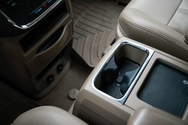 2016 Chrysler Town & Country Touring
