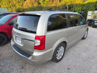 2016 Chrysler Town & Country Touring