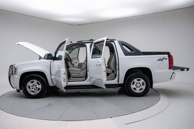 2011 Chevrolet Avalanche LT