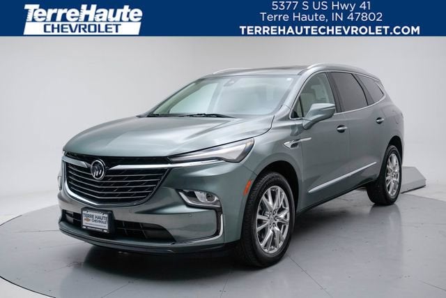 2024 Buick Enclave Essence's photo