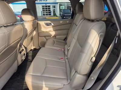 2017 Nissan Pathfinder Platinum