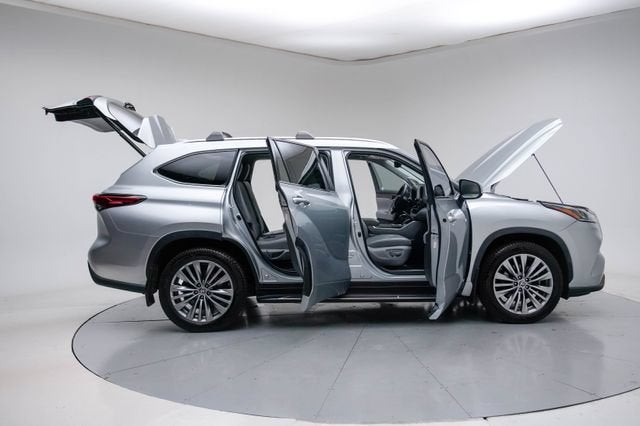 2021 Toyota Highlander Hybrid Platinum