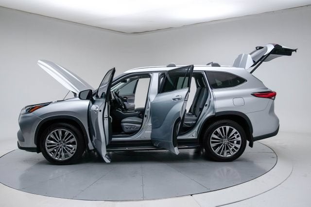 2021 Toyota Highlander Hybrid Platinum
