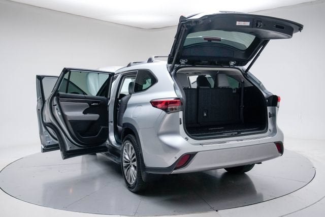 2021 Toyota Highlander Hybrid Platinum