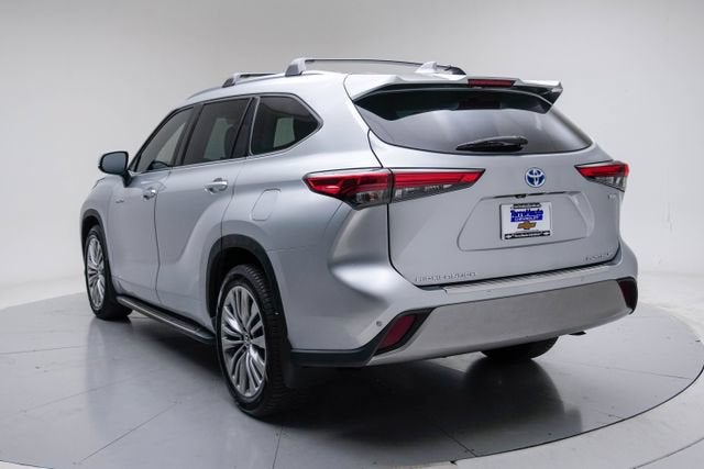 2021 Toyota Highlander Hybrid Platinum