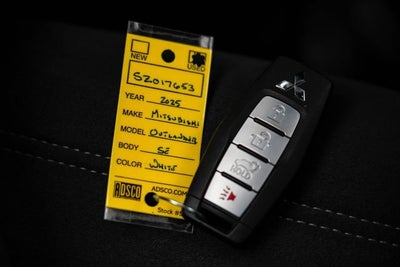 2025 Mitsubishi Outlander SE