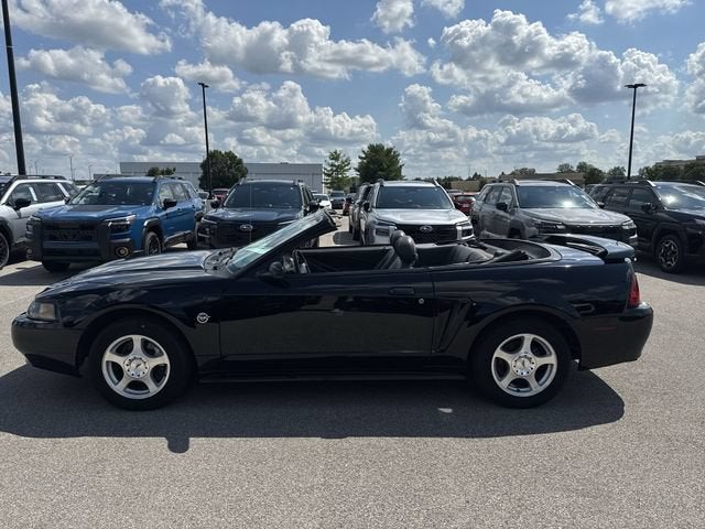 2004 Ford Mustang Deluxe