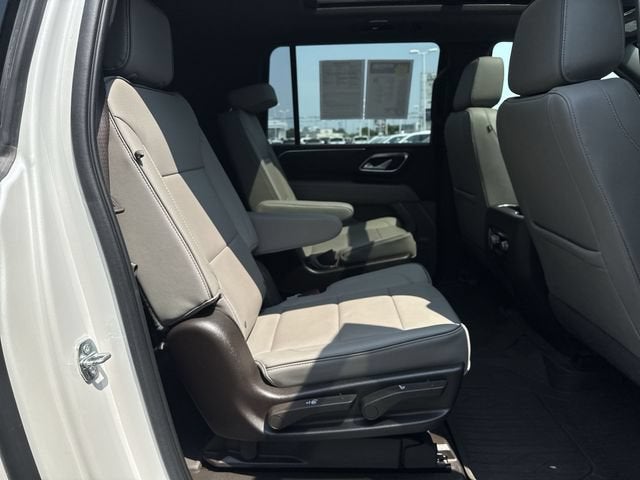 2022 GMC Yukon XL SLT