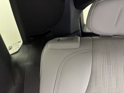 2024 Cadillac LYRIQ Luxury 1