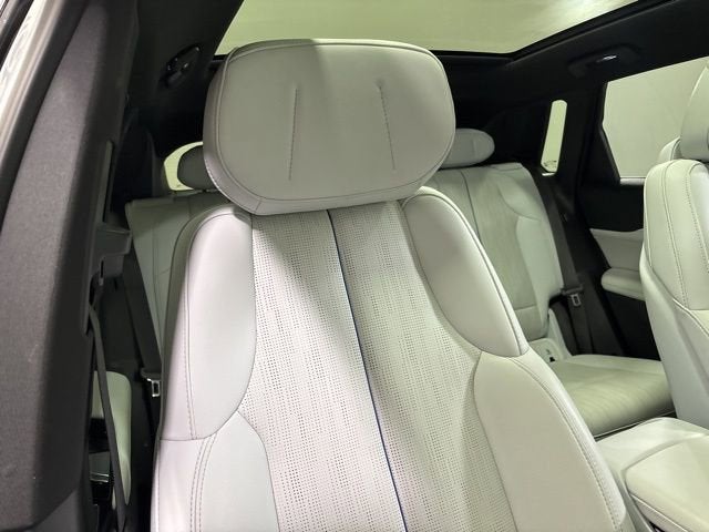 2024 Cadillac LYRIQ Luxury 1