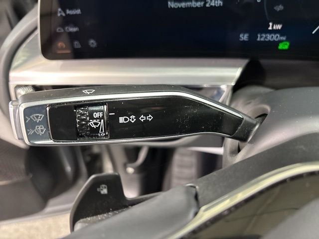 2024 Cadillac LYRIQ Luxury 1