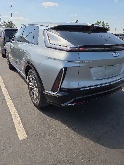2024 Cadillac LYRIQ Luxury 1