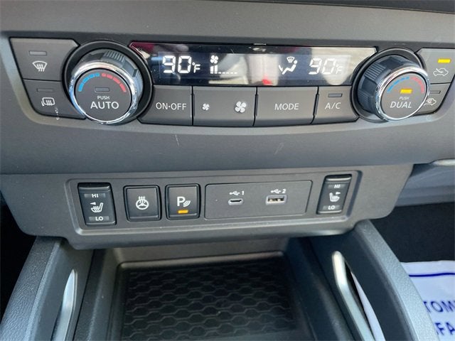 2024 Nissan Frontier SV