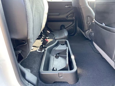 2024 Nissan Frontier SL