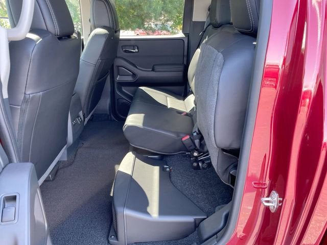 2024 Nissan Frontier Crew Cab SL 4x2