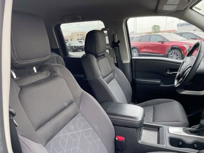 2025 Nissan Frontier SV