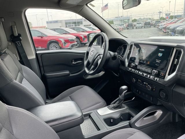 2025 Nissan Frontier SV