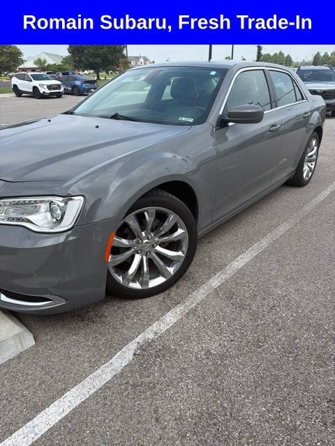 2019 Chrysler 300 Touring L