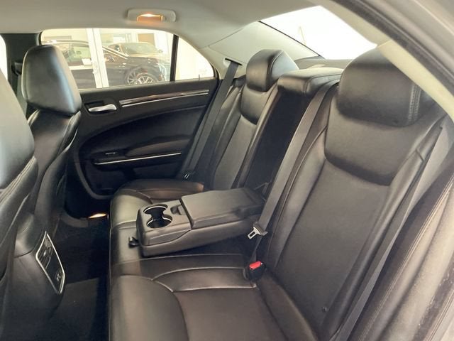 2019 Chrysler 300 Touring L