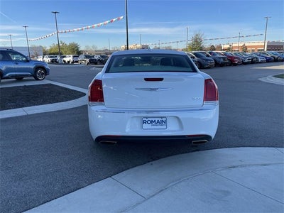 2019 Chrysler 300 Touring L