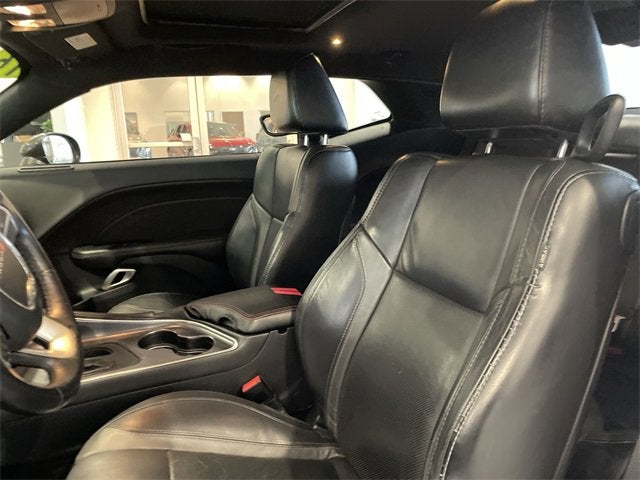 2016 Dodge Challenger SXT Plus