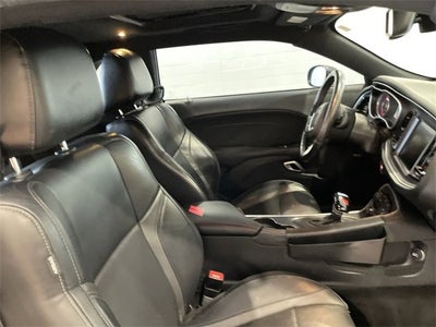 2016 Dodge Challenger SXT Plus