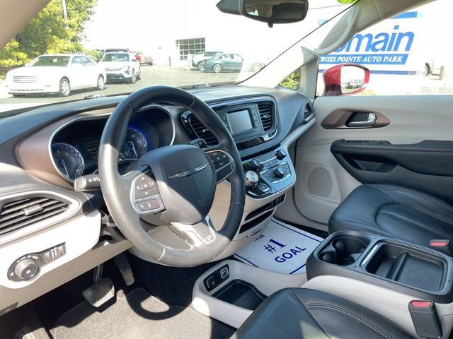 2017 Chrysler Pacifica Touring-L