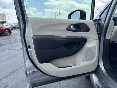2020 Chrysler Voyager LXI