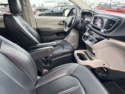 2020 Chrysler Voyager LXI