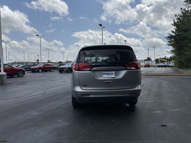 2020 Chrysler Voyager LXI