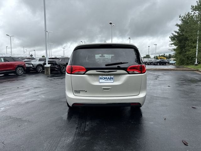 2020 Chrysler Pacifica Touring