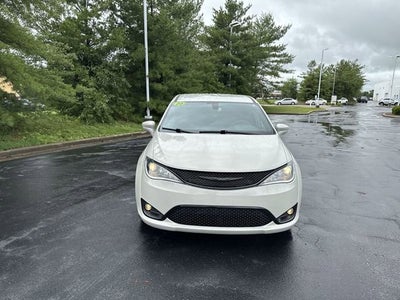 2020 Chrysler Pacifica Touring