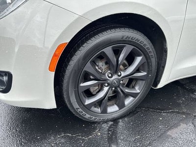 2020 Chrysler Pacifica Touring