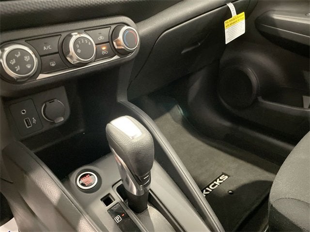 2024 Nissan Kicks S Xtronic CVT